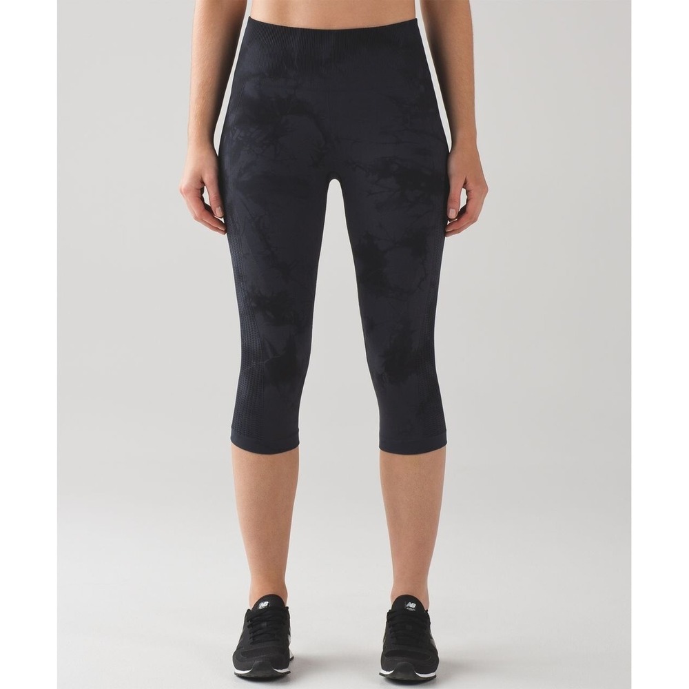 Lululemon Stretch Flow and Go Crops 16" Leggings Tie Dye Waistband Womens 2